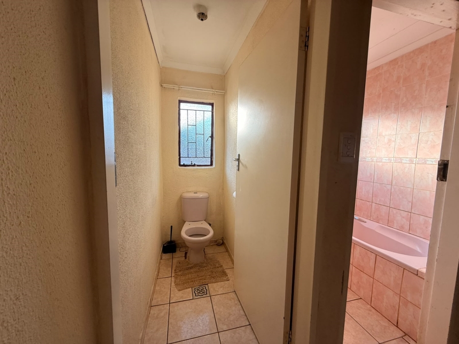 3 Bedroom Property for Sale in Tlhabane West North West